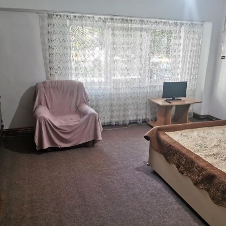 Garsoniera Apartment Craiova Ngoại thất bức ảnh