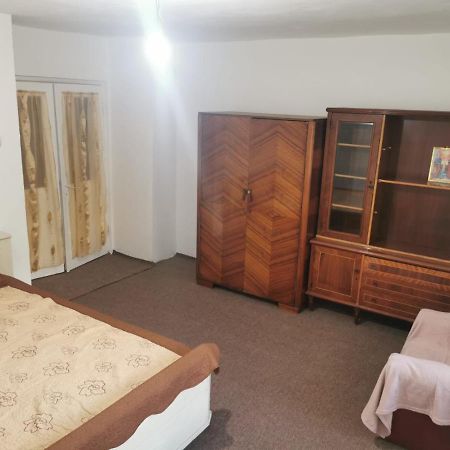 Garsoniera Apartment Craiova Ngoại thất bức ảnh